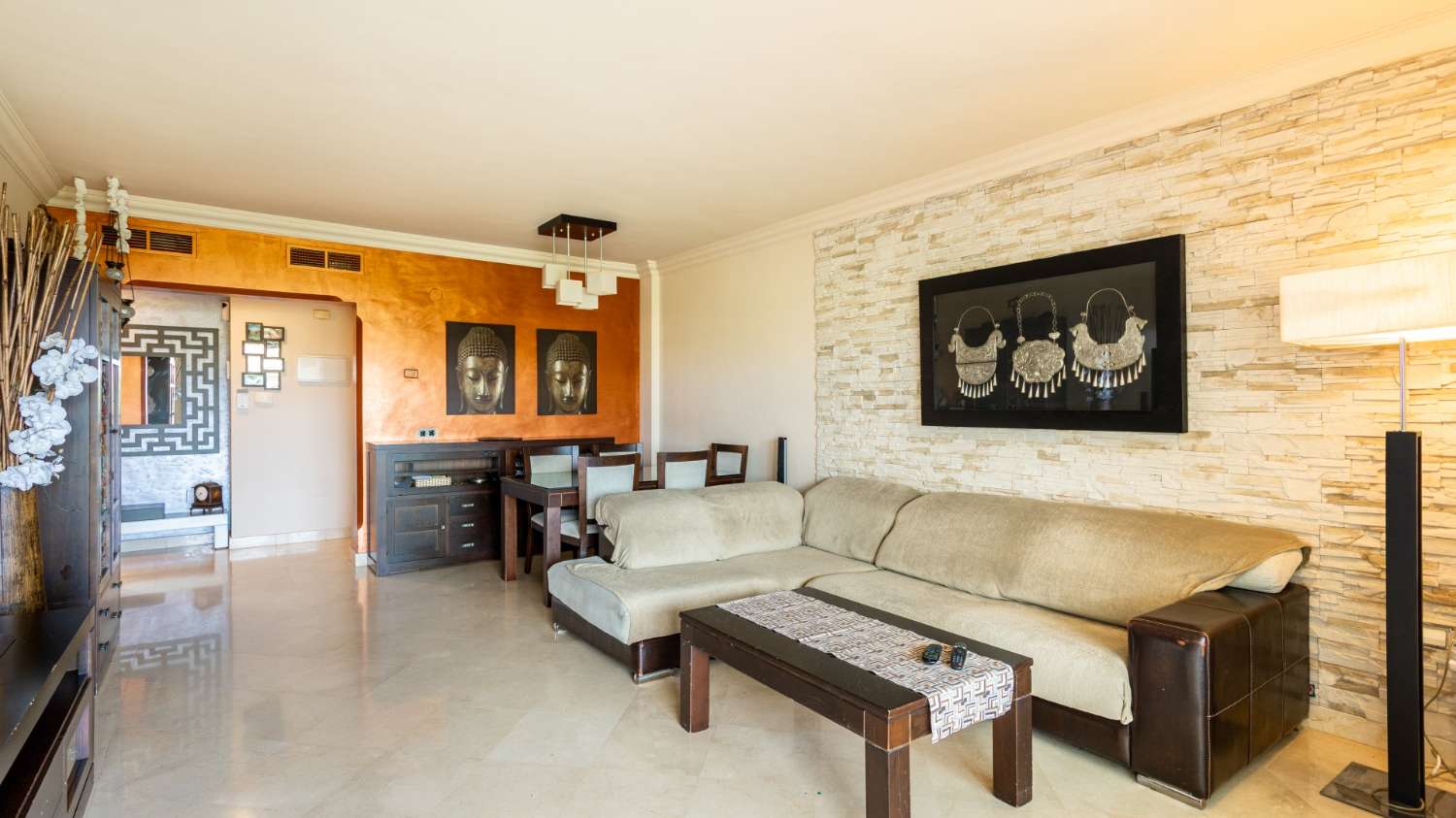 Este excepcional apartamento se encuentra en el corazon del prestigioso campo de golf, Marbella