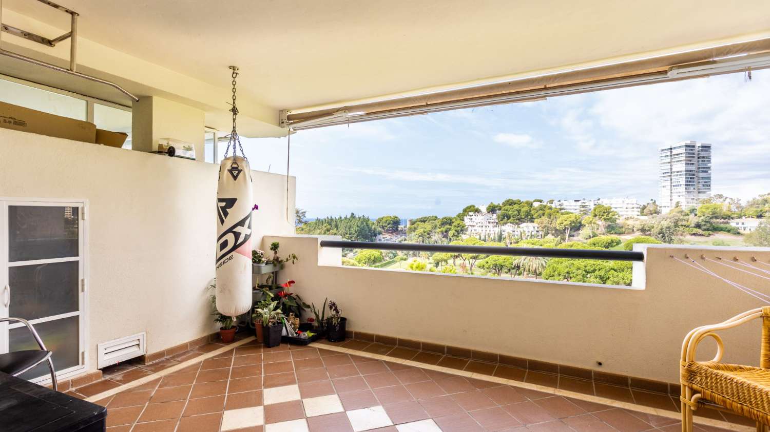 Este excepcional apartamento se encuentra en el corazon del prestigioso campo de golf, Marbella