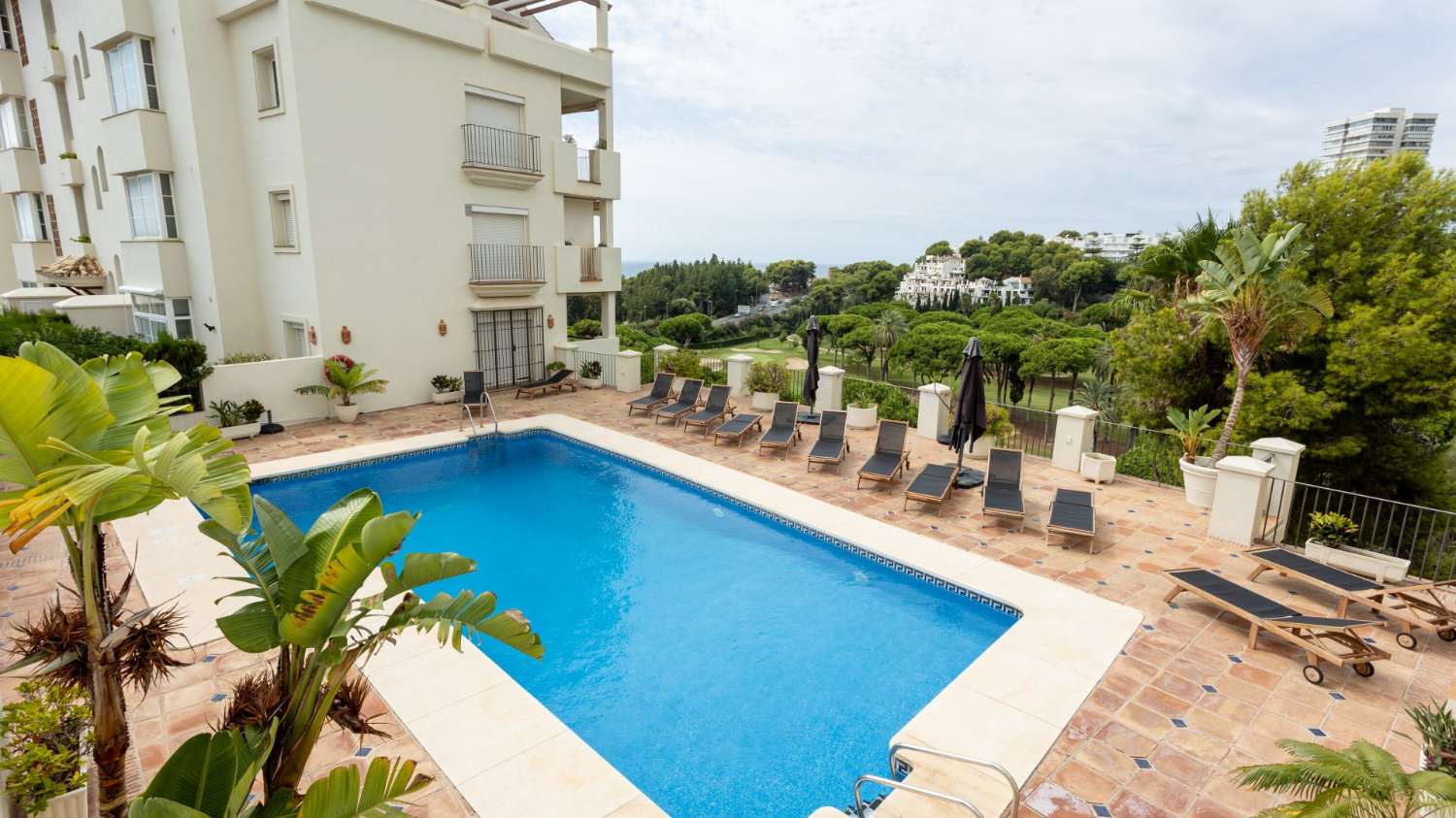 Este excepcional apartamento se encuentra en el corazon del prestigioso campo de golf, Marbella