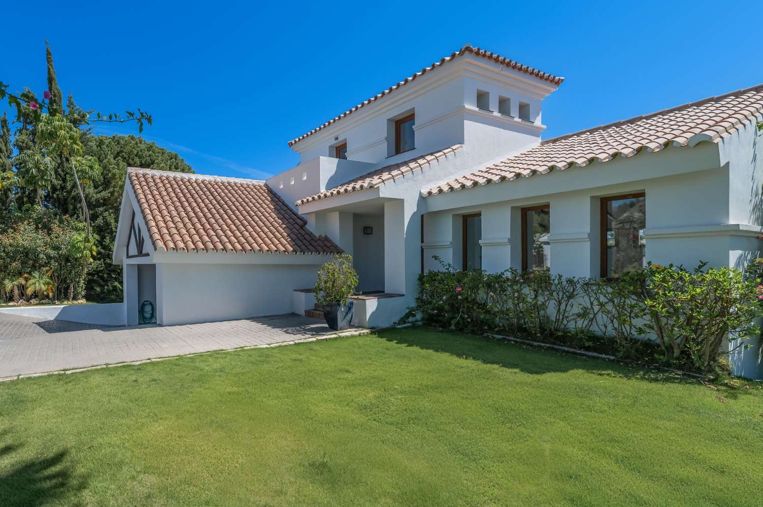 Villa de lujo en primera línea de golf en La Resina Golf