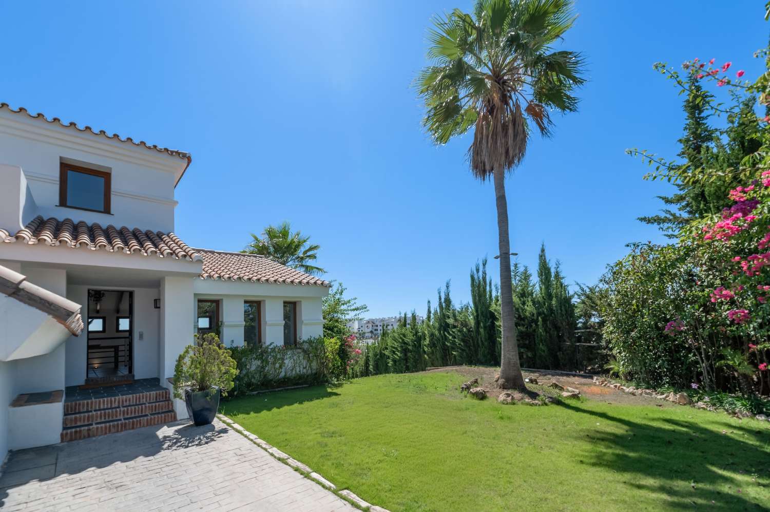 Villa de lujo en primera línea de golf en La Resina Golf